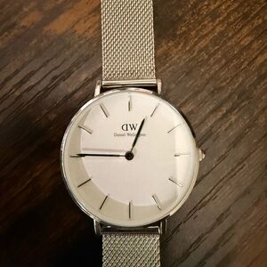 Daniel Wellington White Dial Silver Mesh Watch